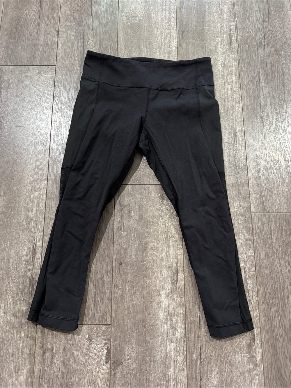 Lululemon black cropped leggings with mesh back 6